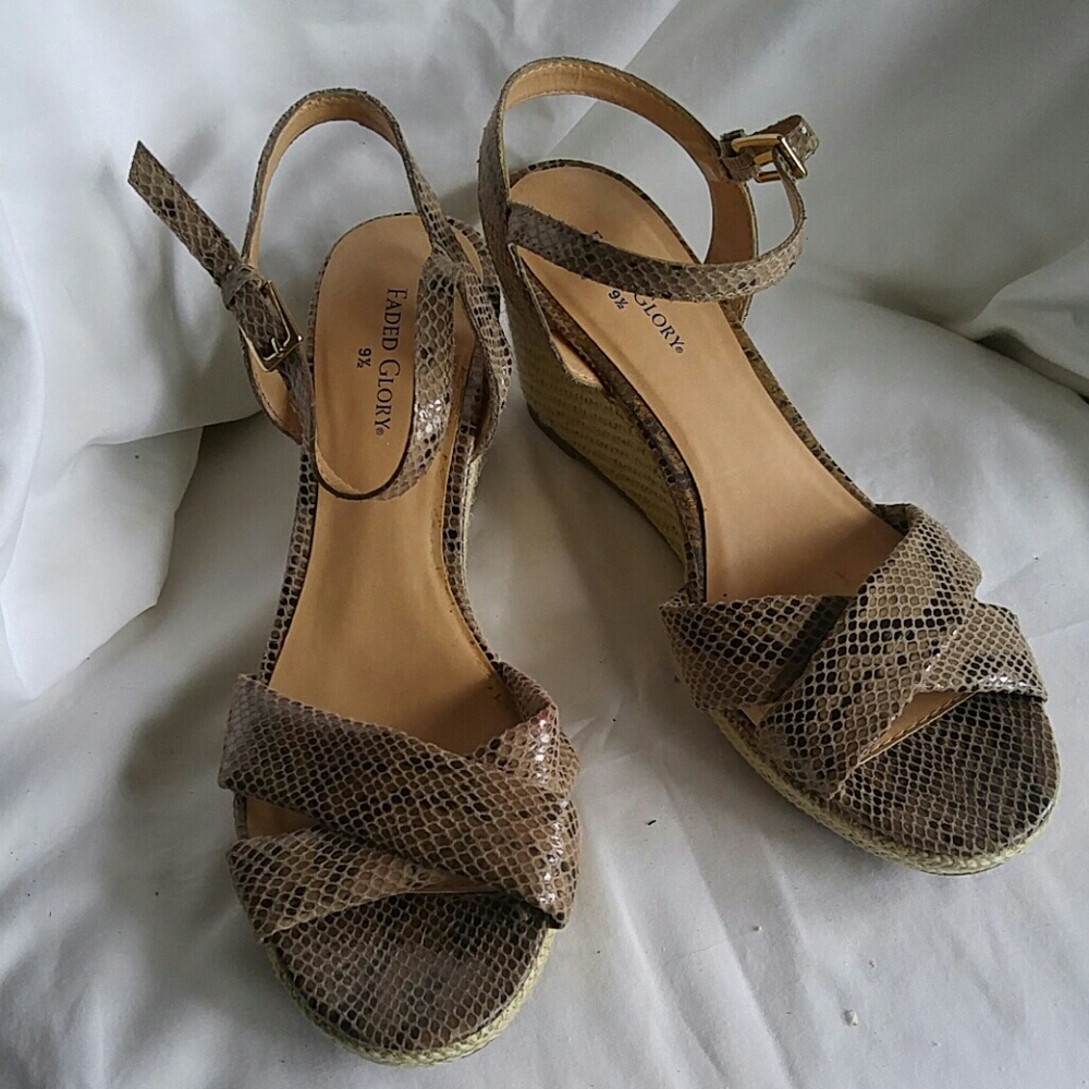 Shoes - Picture 2 of 5